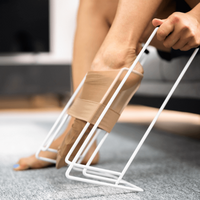 Anziehhilfe für Kompressionsstrümpfe - auch im Sortiment des Sanitätshauses Orthopädietechnik Nord